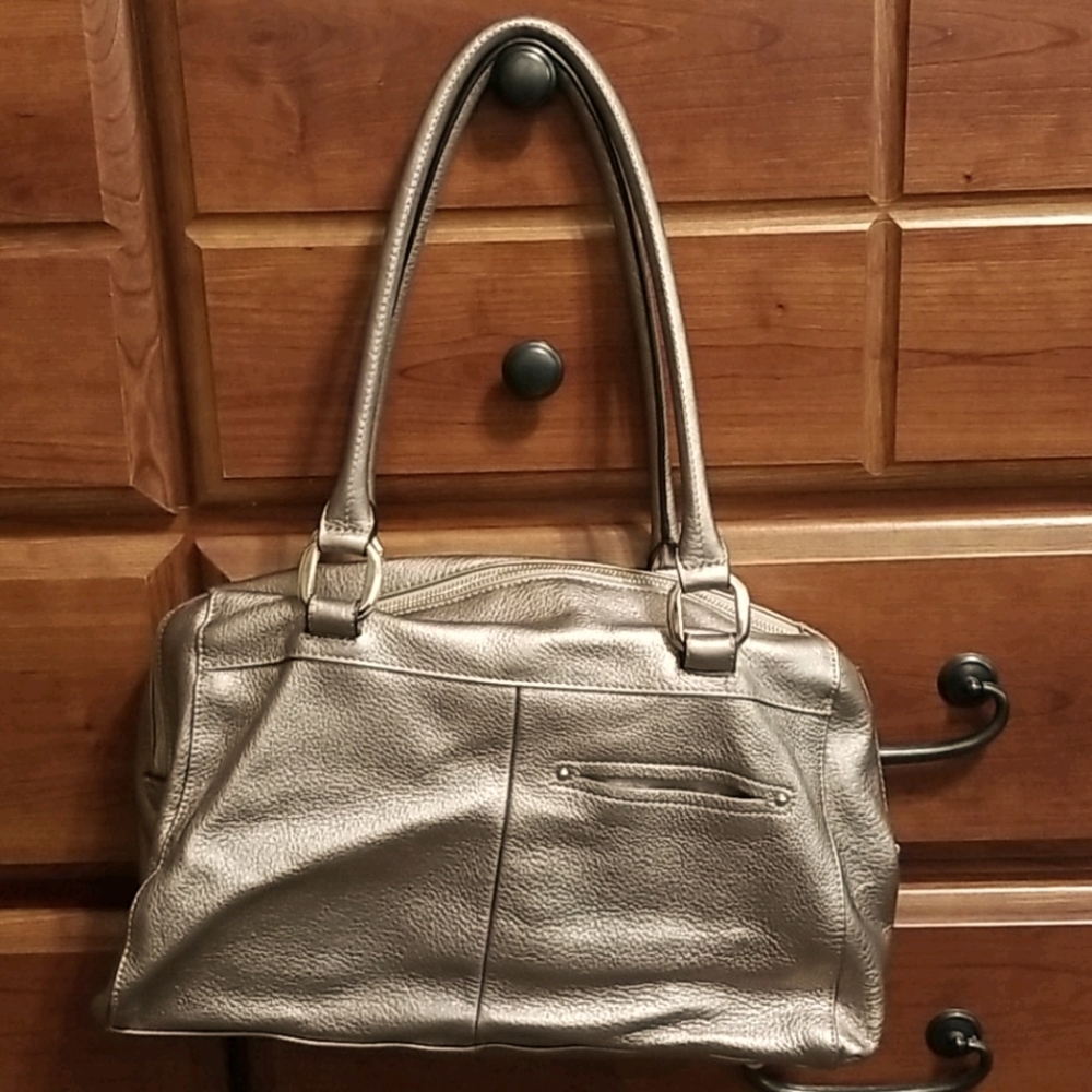 B. Makowsky gold purse. - Picture 2 of 15